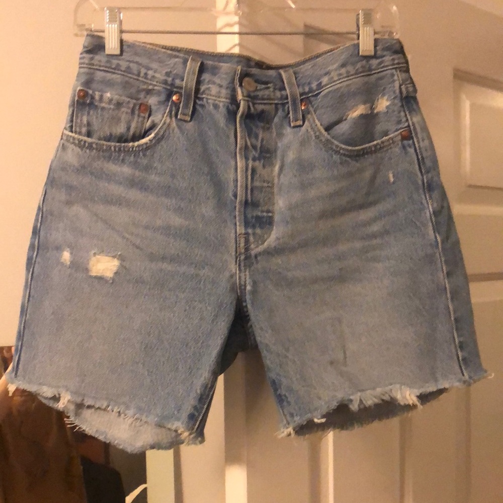 Levi’s 501 Long Shorts 27